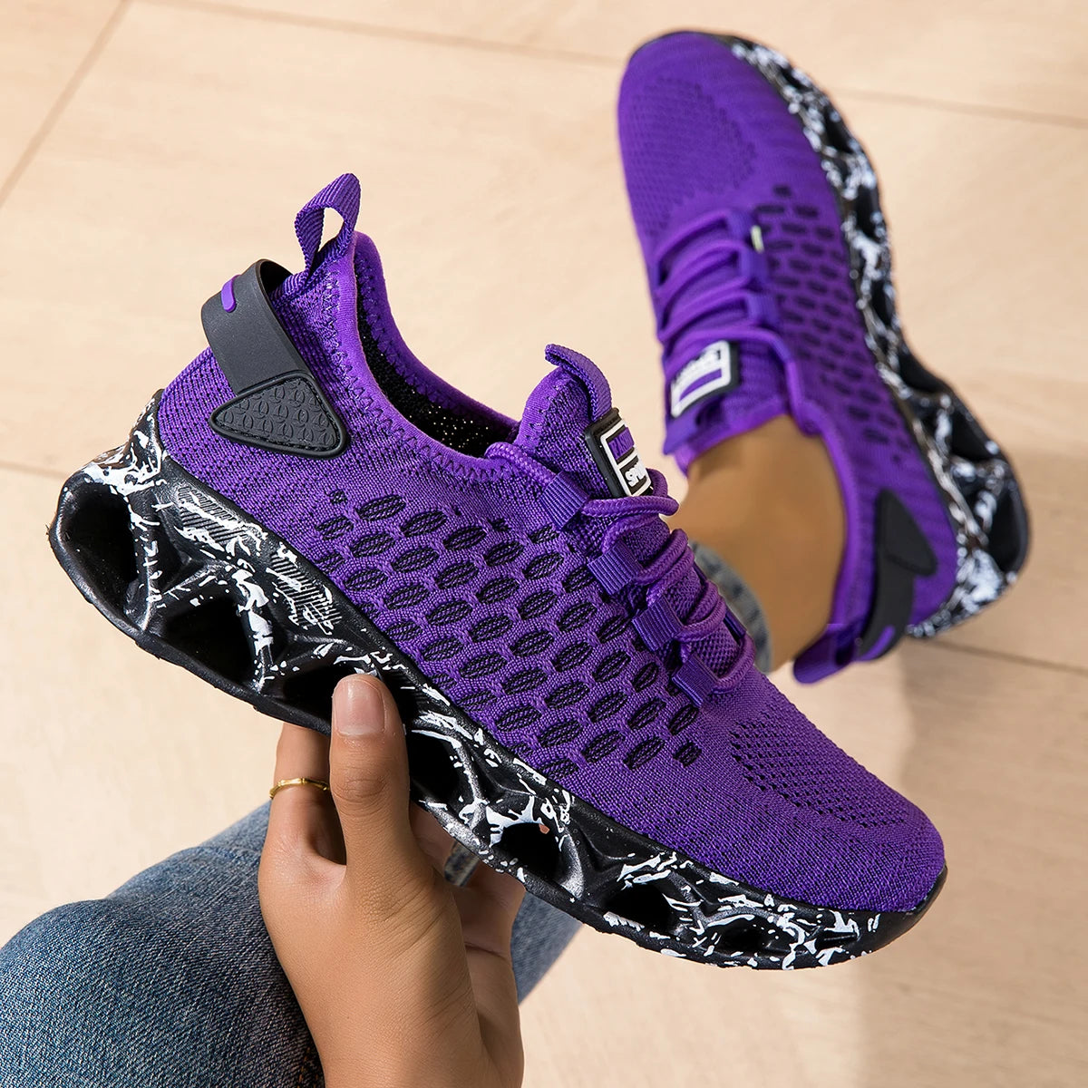 Running shoes for men and women, lightweight mesh, breathable and comfortable, flat and soft tennis shoes for couples