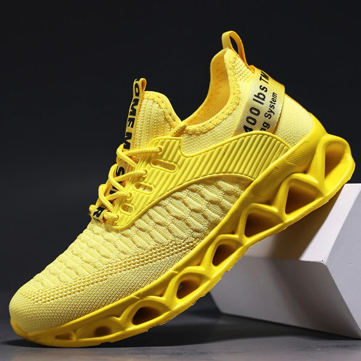 Women's running shoes, lightweight mesh, breathable and comfortable flat soft tennis shoes, blade sports shoes for women